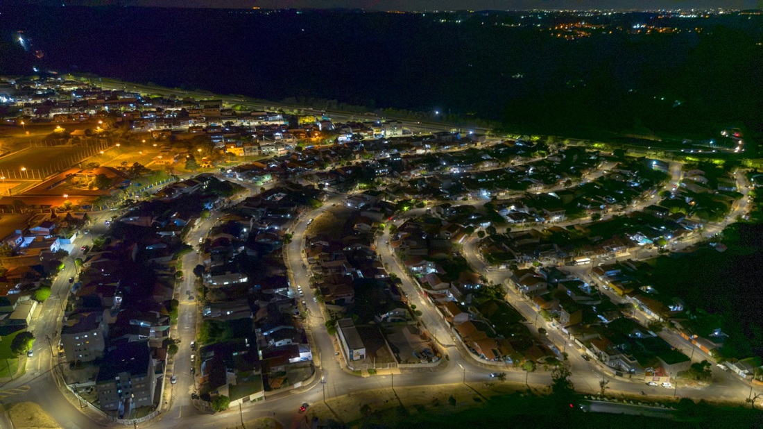 Cidade já tem 7.600 luminárias trocadas por LED (Foto Thiago Carvalho) 