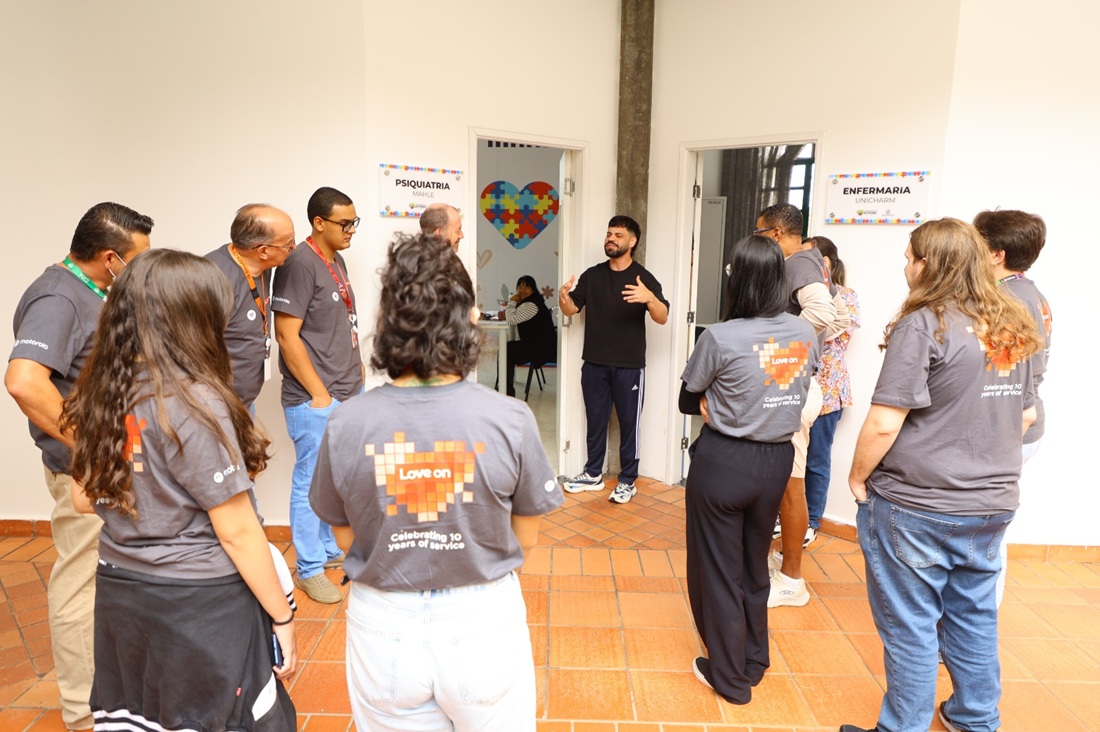 Centro do Autismo recebe visitas de colaboradores da Motorola (Foto divulgação)