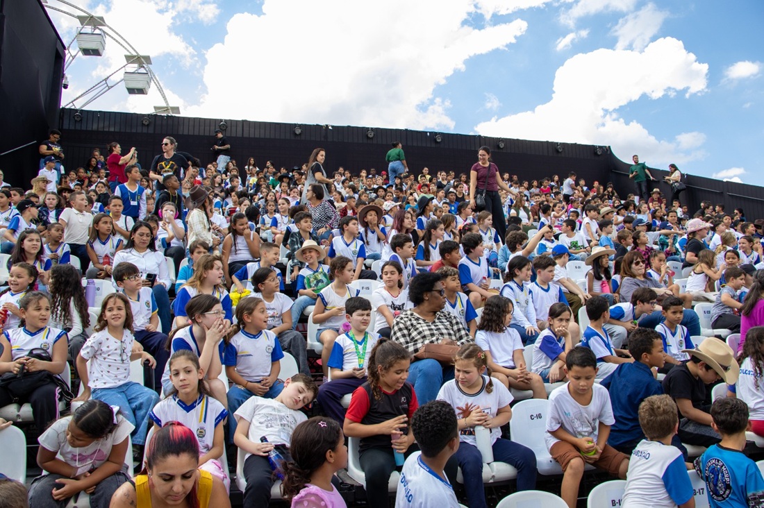 Alunos visitaram a estrutura do Jaguariúna Rodeo Festival (Foto Thiago Carvalho)