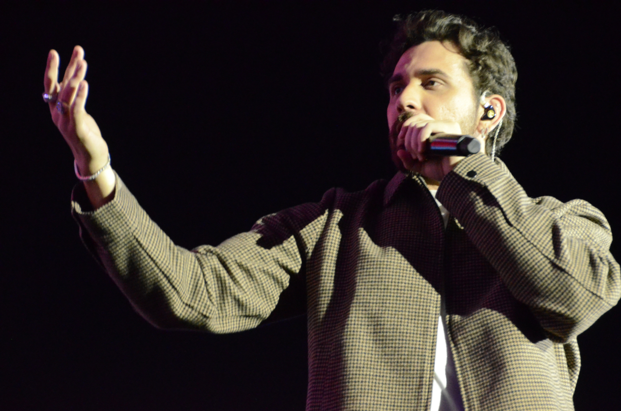 Gustavo Mioto abriu a noite do sábado (Foto Gislaine Mathias) 