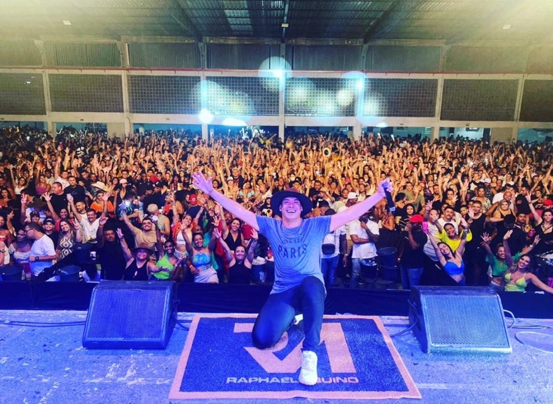 Cantor Raphael Aquino promete fazer um grande show em Jaguariúna (Foto divulgação)