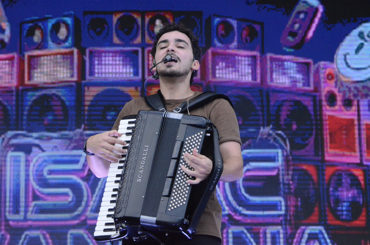Isaac animou o público no feriado no Parque Santa Maria (Foto Gislaine Mathias) 