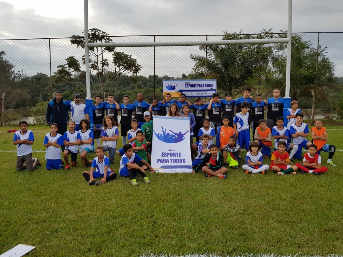 Alunos foram comandados pelo professor Rafael Ara�jo 