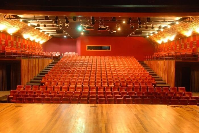 Teatro ser� palco de v�rias atividades em julho