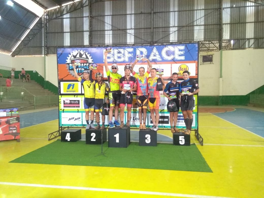 Os atletas Alex e Valter conclu�ram o percurso em 2� lugar, na categoria dupla
