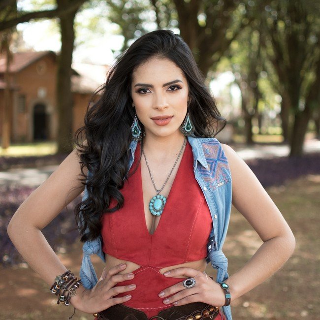 Carolina é de Vargem Grande Paulista