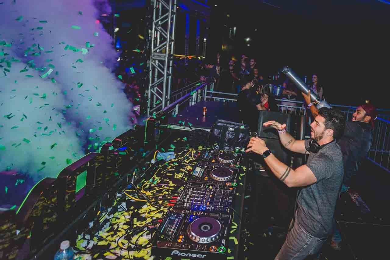 Msica eletrnica promete agitar o pblico jovem nas quatro noites de festa
