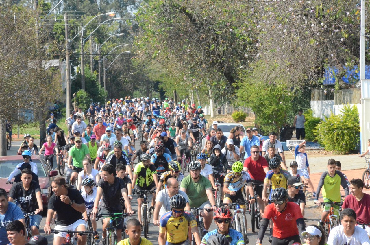 Passeio contou com a participao de cerca de 400 pessoas