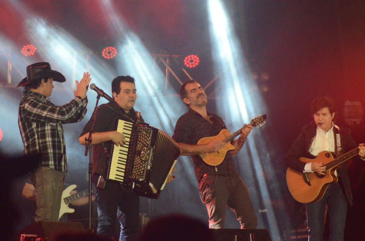 Chitozinho e Xoror fazem parte da histria da festa