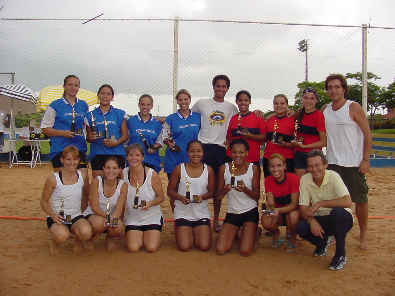 Quartetos que ficaram entre os trs primeiros no feminino (Legenda da foto no texto)