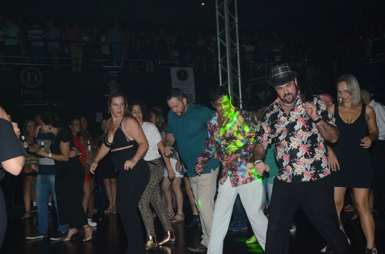 No ritmo dos passinhos na pista de dança