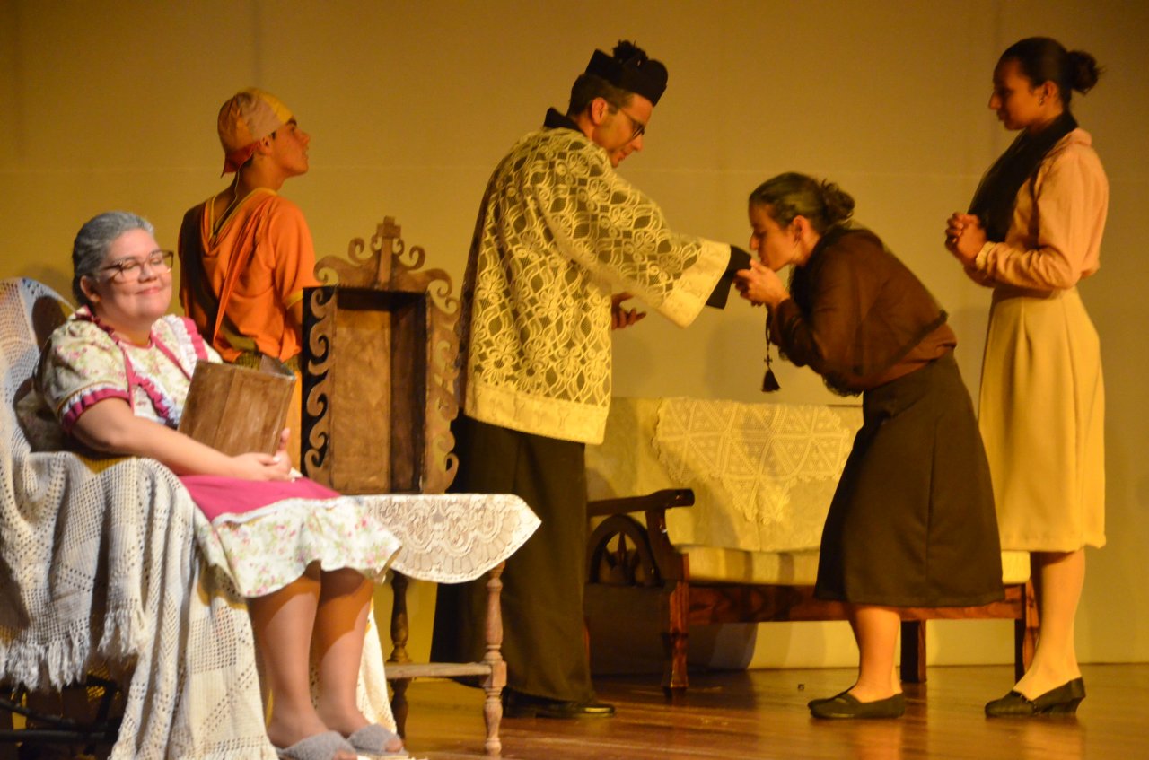 Grupo J destaca em cena momentos da histria da cidade