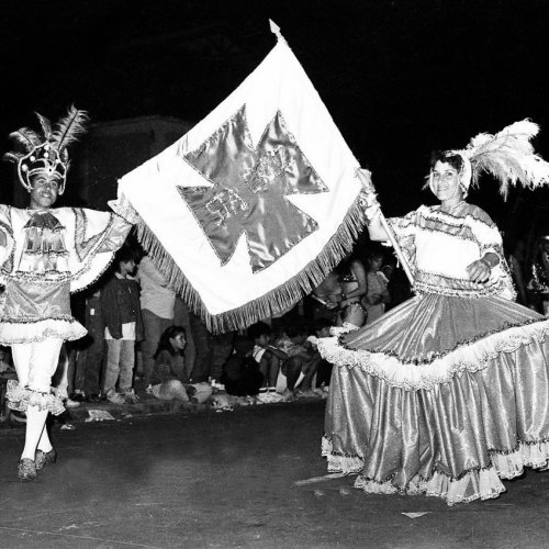 Mestre-sala e porta-bandeira eram destaques nos desfiles da escola Santa Cruz (Foto do acervo da Casa da Memria Padre Gomes 