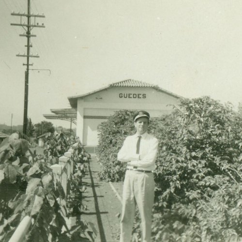 Manoel Seixas num dos registros fotogrficos na Estao de Guedes (Acervo pessoal) 