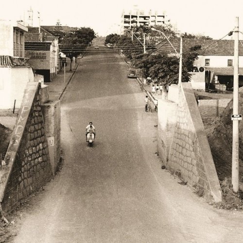 Rua Cndido Bueno logo aps a imploso dos pontilhes (Acervo Casa da Memria)