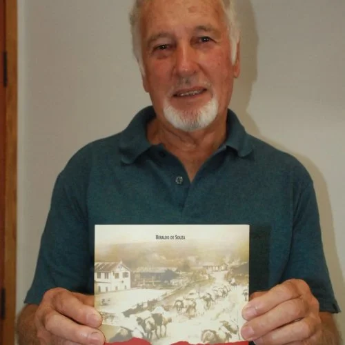 Beraldo de Souza eterniza as saudades do velho Tanquinho nas páginas de um livro 