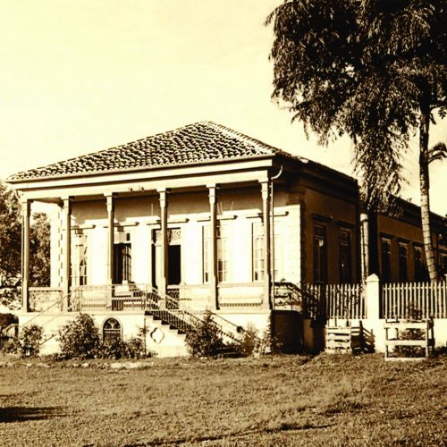 Sede da Fazenda Capim Fino, que pertenceu a família de Thereza Turato (Acervo Casa da Memória Padre Gomes) 