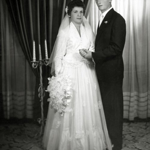 Os noivos Paschoal Gandolphi e Nilce Cartarozzi, no ano de 1956 (Acervo Casa da Memria Padre Gomes) 