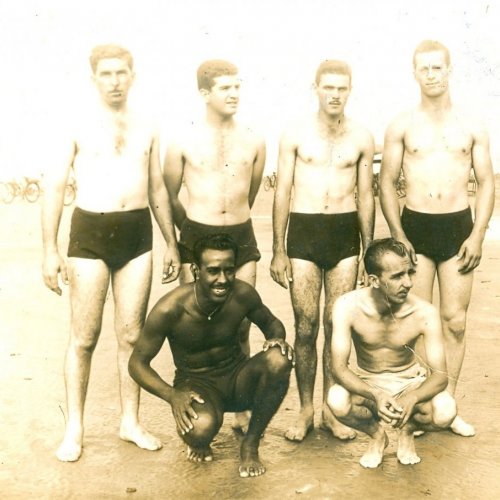 Pedro Marchesini numa viagem com os amigos para a praia (Acervo Casa da Memria Padre Gomes) 