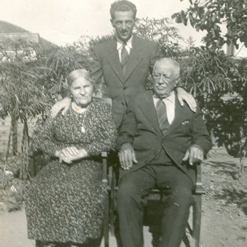 Aristides Rizzoni e os pais Vitrio Rizzoni e Emilia Querubin Rizzoni (Acervo Casa da Memria Padre Gomes) 