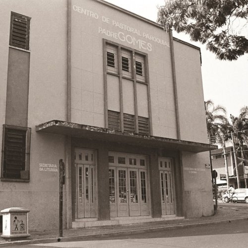 Antigo Cine Santa Maria, atual Teatro Municipal Dona Zenaide (Acervo Casa da Memria Padre Gomes) 