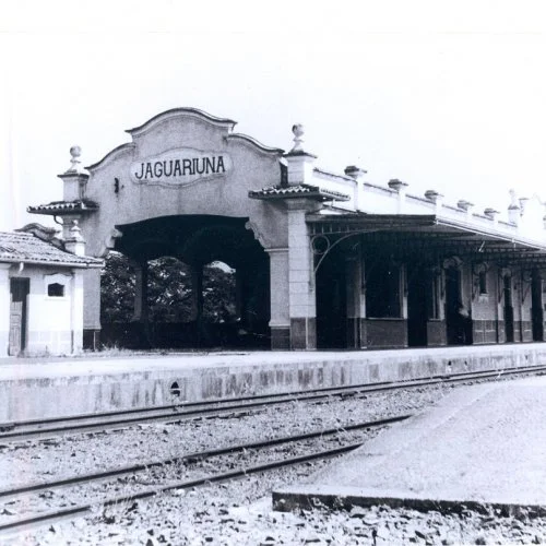 Estação Ferroviária de Jaguariúna parou de receber trens de passageiros e de cargas no final da década de 70 (Acervo Casa da Memória Pe Gomes)