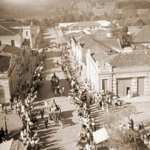 Foto mostra duas construções que integram as 11 primeiras casas da planta da Vila Bueno de 1894 (Acervo Casa da Memória Pe Gomes)