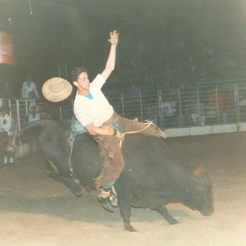 Montaria em touro sempre foi a sensação do rodeio (Acervo Casa da Memória) 