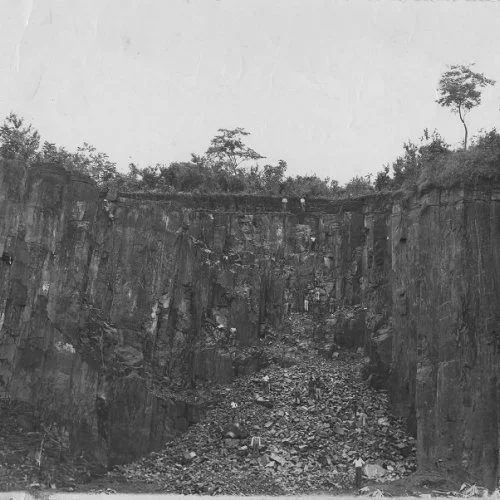 Uma visão de como era a pedreira no ano de 1940 (Acervo Dulcemar Martins Ferrari)