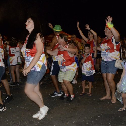 Desfile de blocos CarnaJagu 