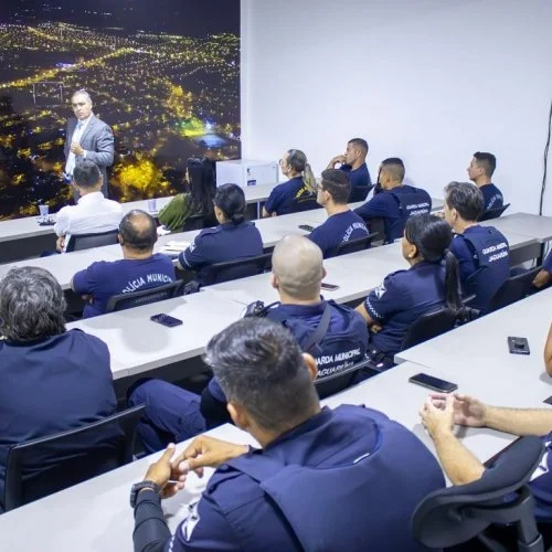 Guardas Municipais de Jaguariúna assistem palestra com o tema Atendimentos e Procedimentos de Custódia