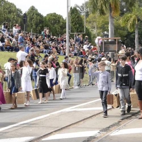 Desfile de alunos na 50ª Cavalaria Antoniana (Fotos Gislaine Mathias) 