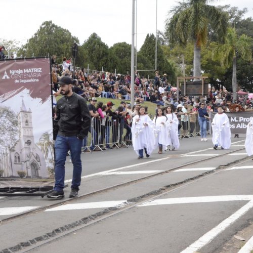 Desfile de alunos na 50 Cavalaria Antoniana (Fotos Gislaine Mathias) 