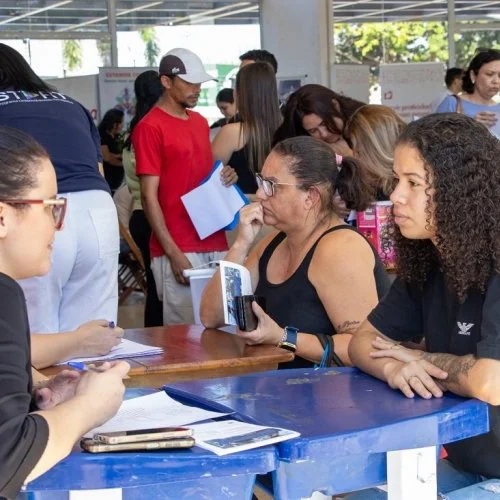 Feirão de Empregos de Jaguariúna reúne mais de 300 pessoas no Boulevard do Centro Cultural