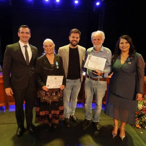 Teatro Municipal de Jaguariúna sedia solenidade de entrega da Medalha MMDC