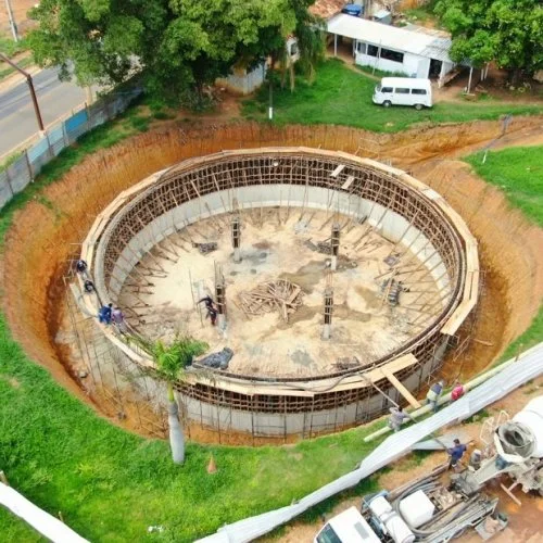 Novo reservatório de água na Fazenda da Barra entra na fase final de concretagem
