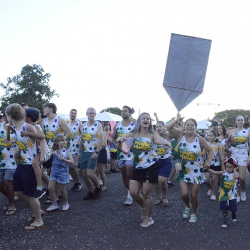 Pegada da On�a e Desfile de Blocos 