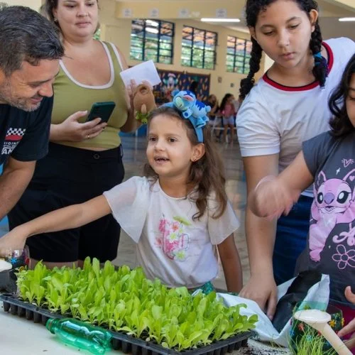 Primeiro Sábado Letivo reúne alunos e familiares nas escolas municipais de Jaguariúna 
