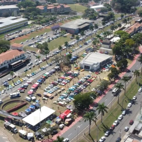 Centro Cultural sedia 20º Encontro de Carros Antigos de Jaguariúna