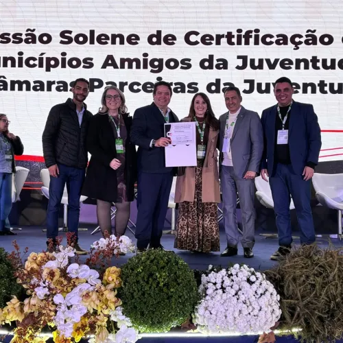 Artur Nogueira recebe certificação Município Amigo da Juventude