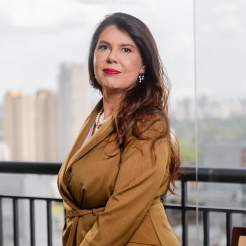 20 anos da Lei Maria da Penha, o Estatuto da Vítima, o spray de pimenta e a proteção à mulher ainda em falta