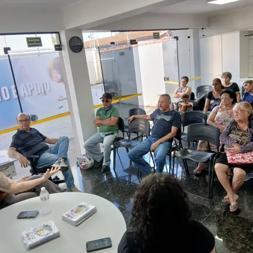 CRAS do Centro realiza atividade da campanha Agosto Lilás