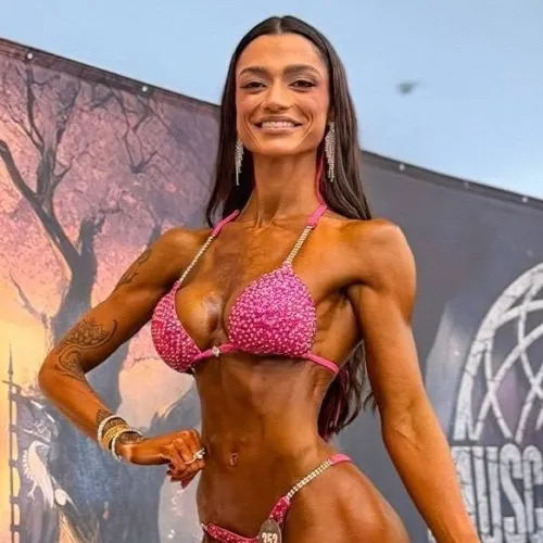 Fisiculturista Júlia Marchesini é destaque no Musclecontest Paulínia