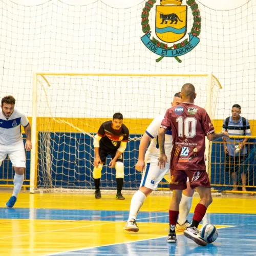 Jogos do Campeonato de Futsal Amador movimentam Azulão
