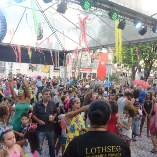 Folia Jaguari?na